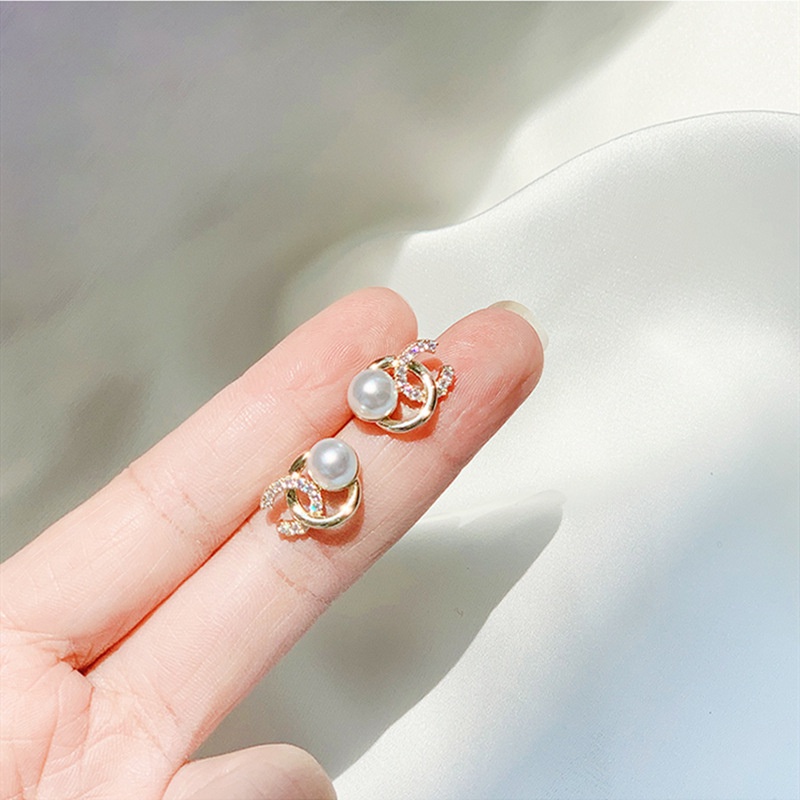 Anting Tusuk Sterling Silver 925 Desain Geometri Hias Mutiara Gaya Korea / Simple Untuk Wanita