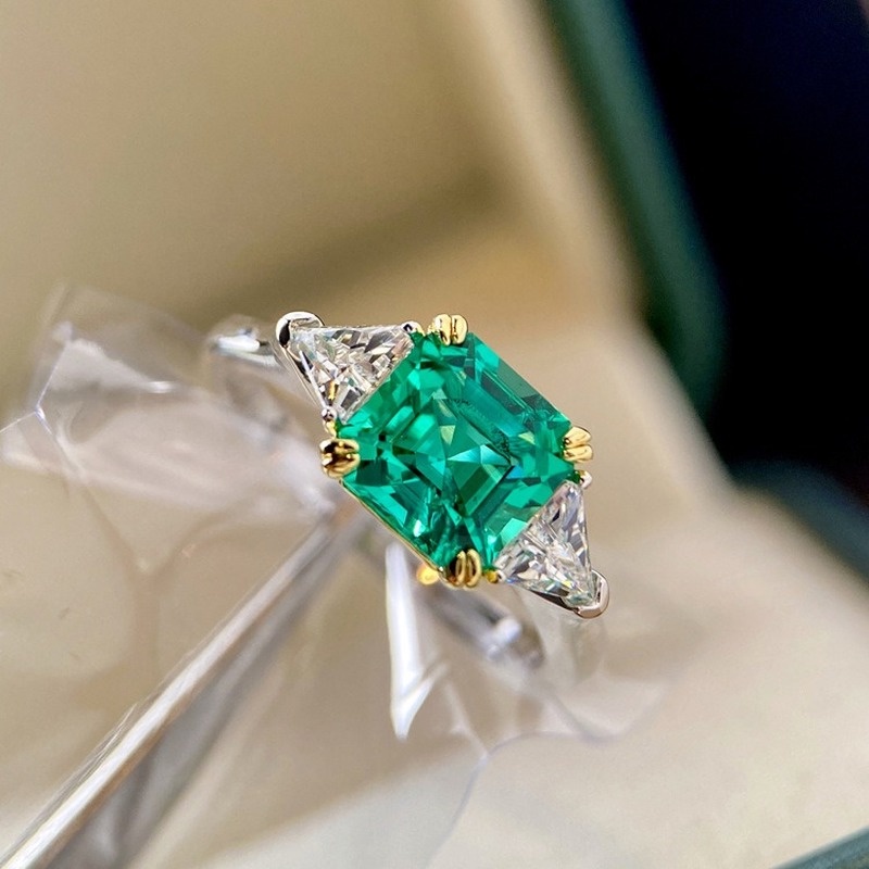 Fashion Personality Green Moissanite All-Match Ring