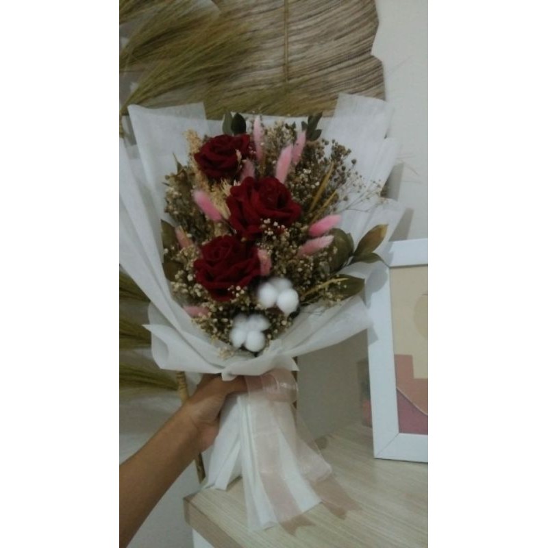 Bouquet dried flower  - buket bunga kering - bunga wisuda - handbouqet , (kode.lgr.kps)