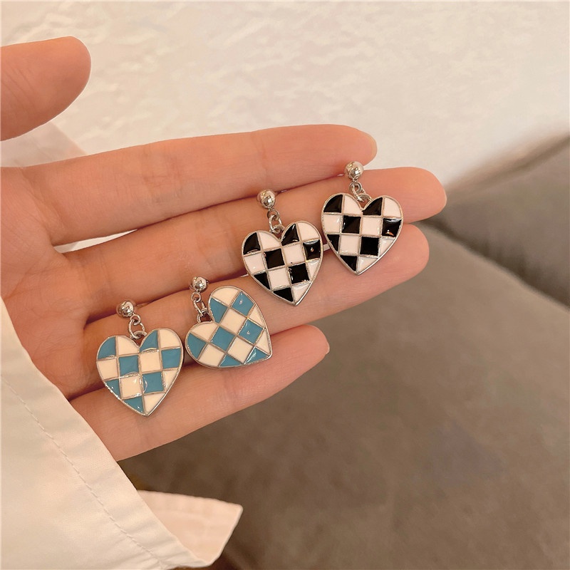 Anting Tusuk Gantung Bahan Alloy Desain Papan Catur Gaya Koreasimple Untuk Wanita