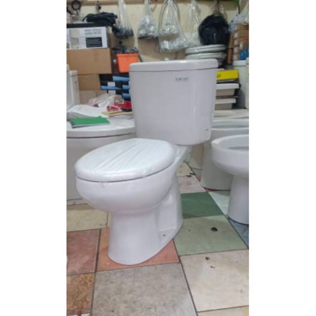 Closet duduk Toto dual flush cw 660 nj