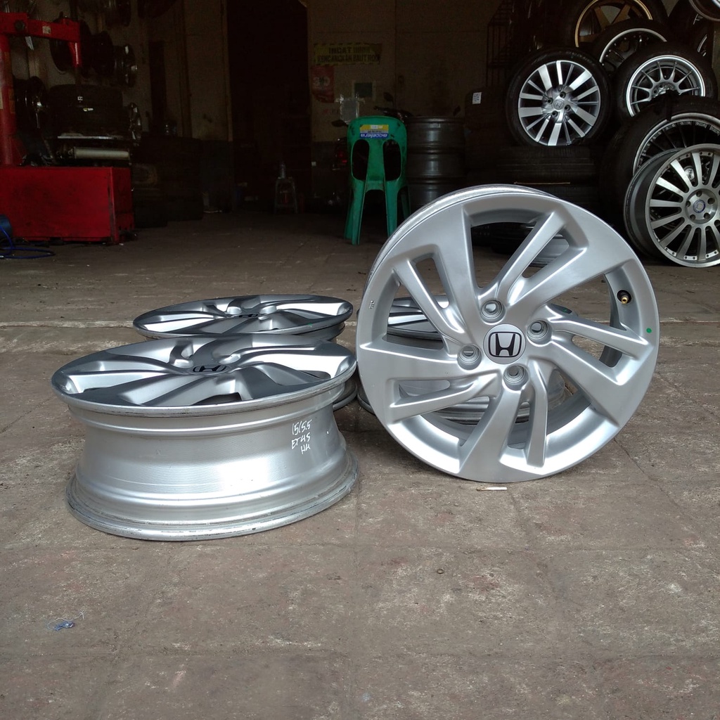 VELG BEKAS COPOTAN MOBIL SEKEN OEM JAZZ SRING 15 BISA UNTUK BRIO MOBILIO