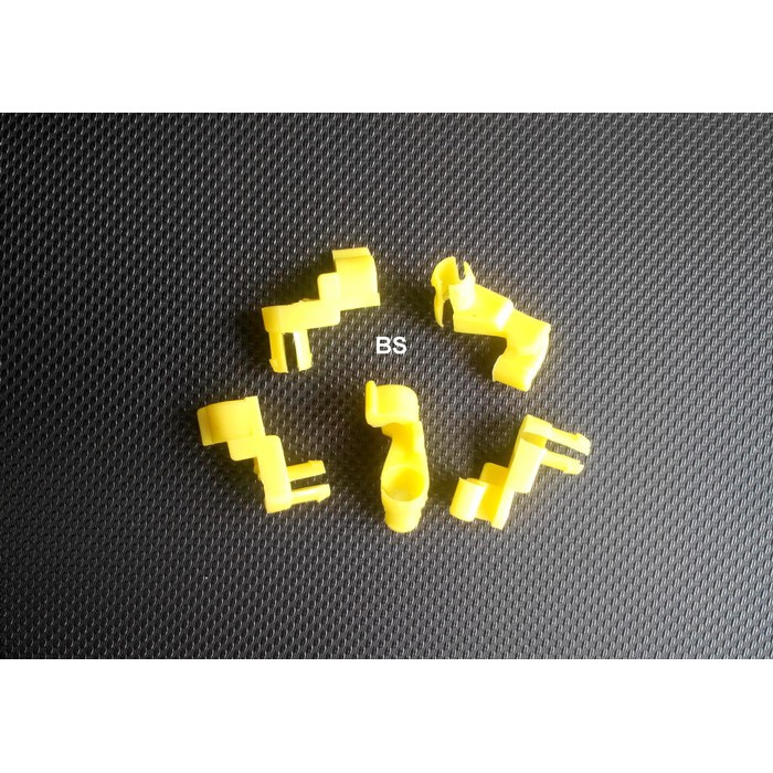 Kancing Doorlock / Klip Door lock Handle Pintu Luar Kijang