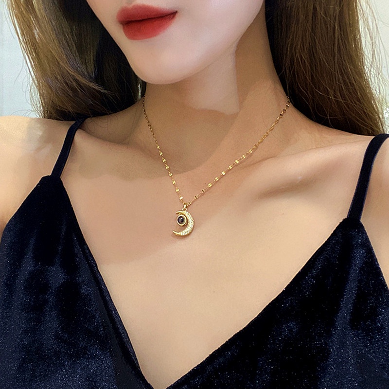 Kalung Titanium Proyeksi 100 Bahasa &quot;I Love You&quot; Anti Karat Emas 18k Berlian Aksesoris Wanita