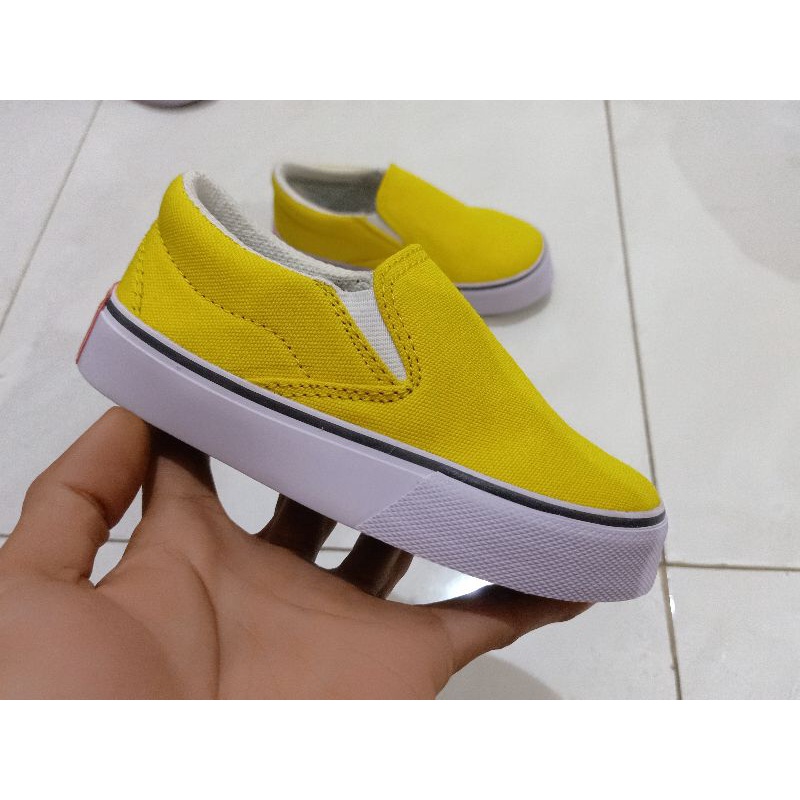 sepatu slip on anak