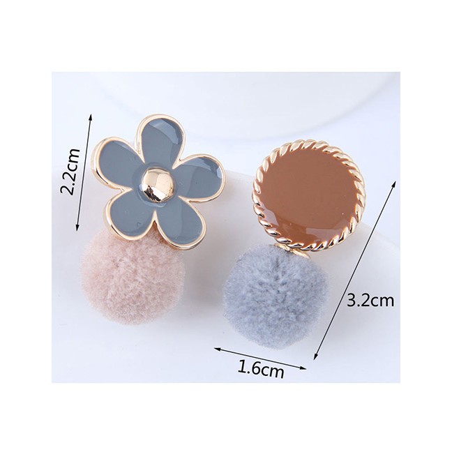 LRC Anting Tusuk Fashion Flower Shape Decorated Pom Earrings