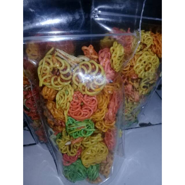 

Krupuk seblak pedas