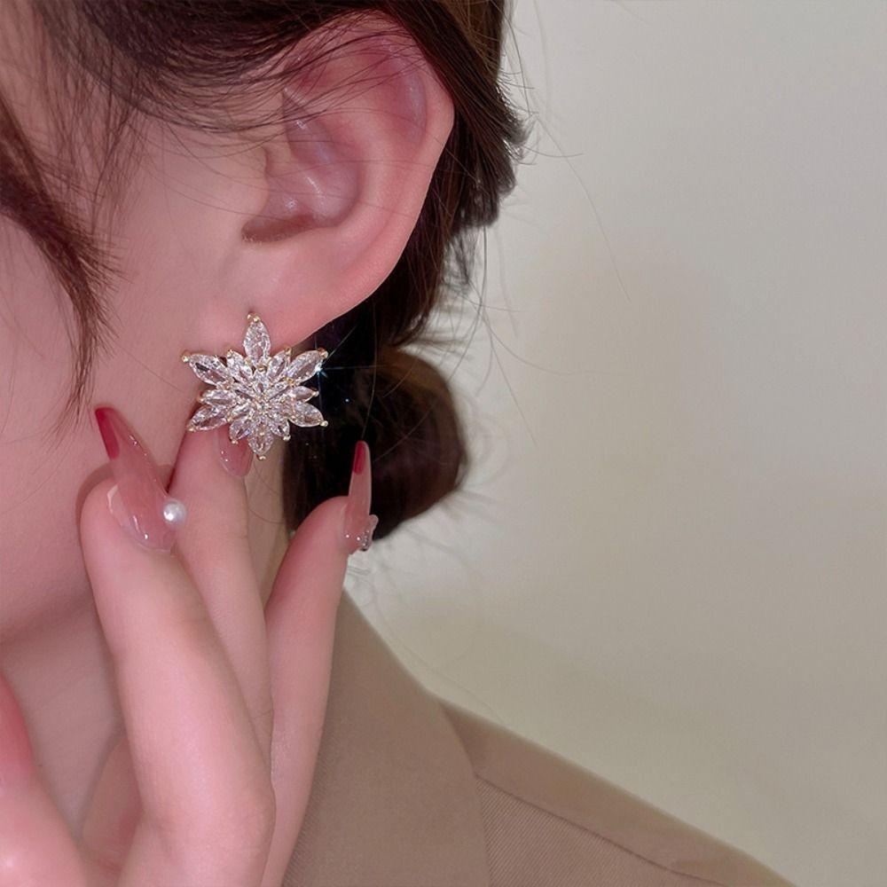 Needway Snowflake Stud Earrings Zirkon Kristal Bunga Mewah Hadiah Anting Untuk Wanita Her Earrings