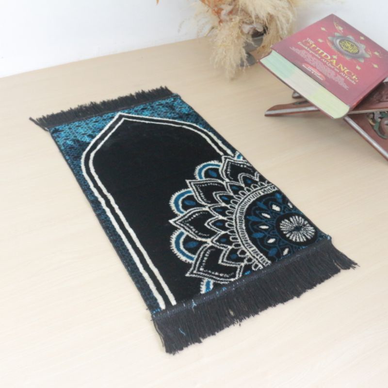 Sajadah mini anak  TUKRKY SAUDI FLORAL ,lembut,tebal dan halus UKURAN 35×60 cm-Mawar