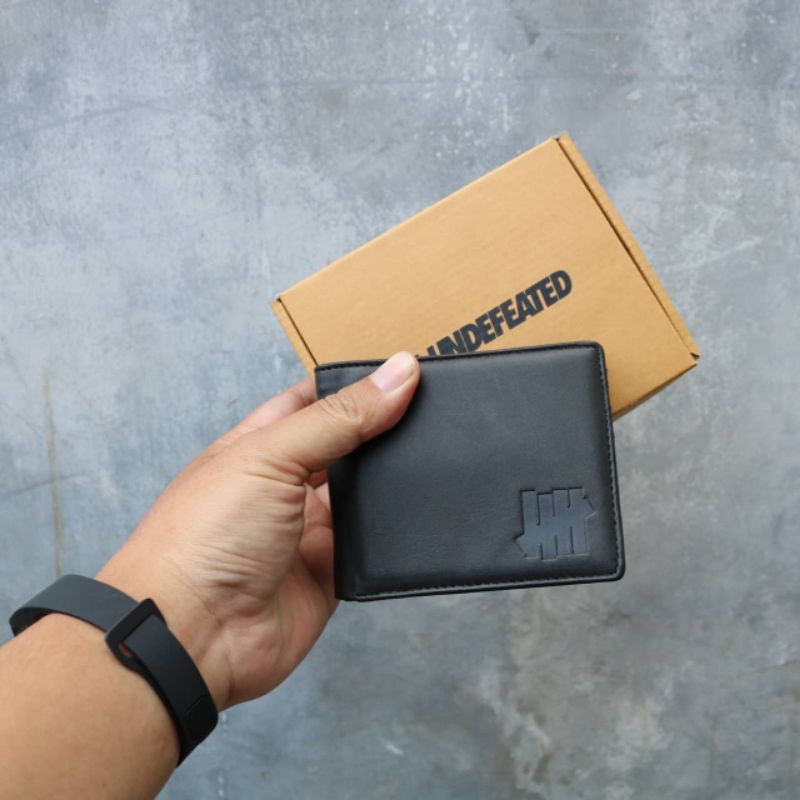 Dompet pria undefeated