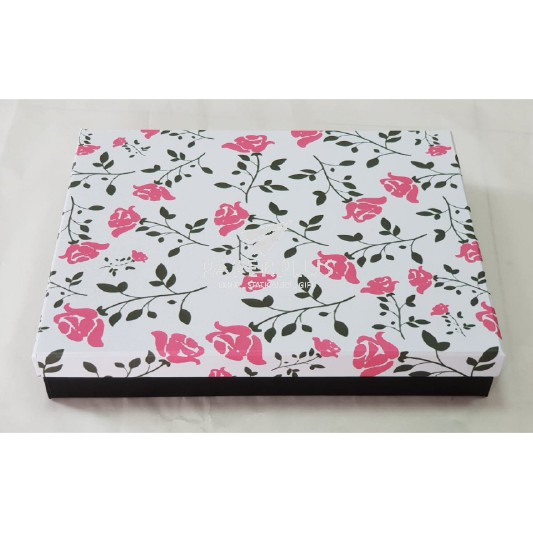 

Kotak Kado / Kotak Hadiah / Gift Box Persegi KK Rose Batang