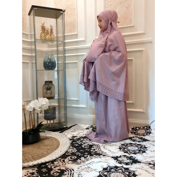 mukena lasercut bahan katun mikro