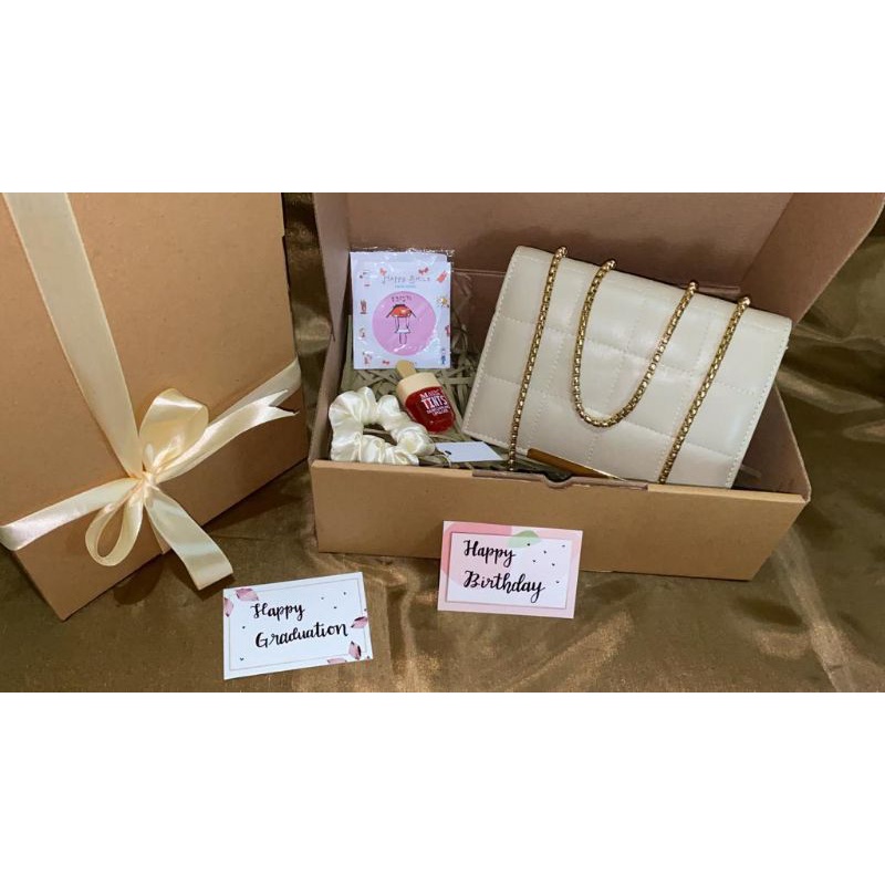 

Hampers tas / Kado ulang tahun / Sweet hampers