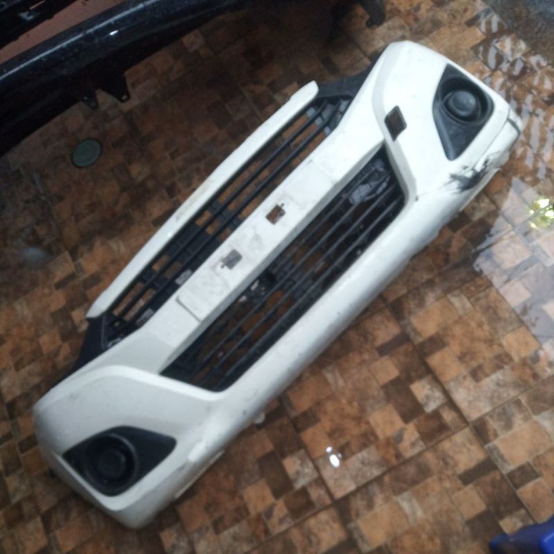 Bumper depan Daihatsu Ayla 1.0 2018