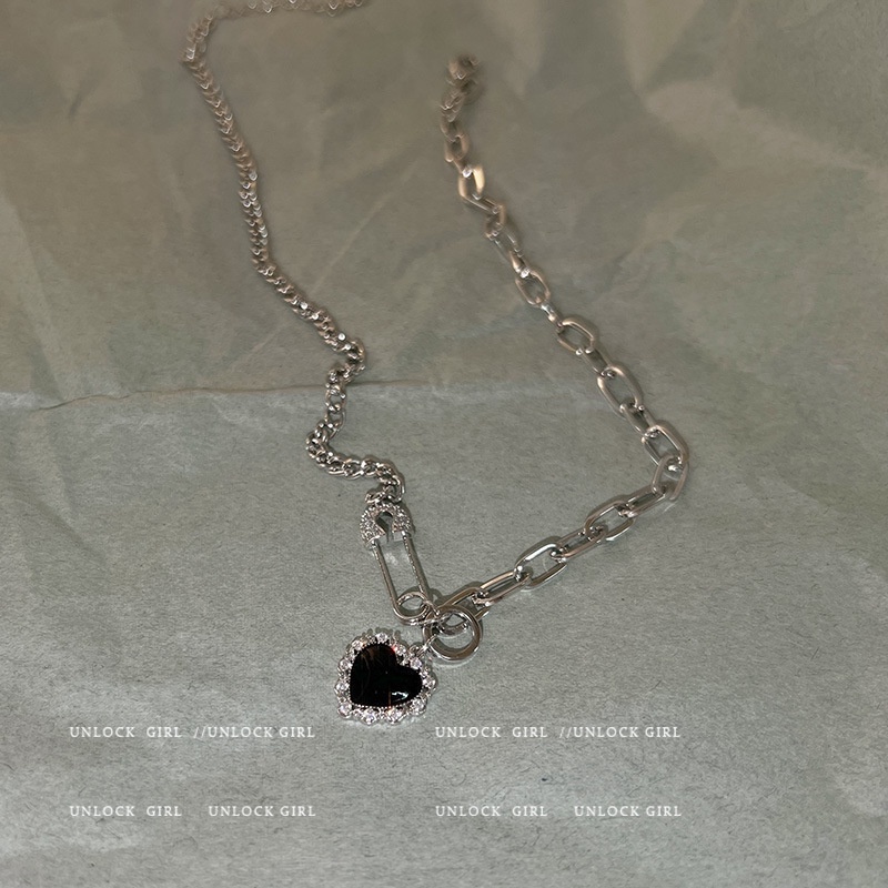 YEEZII Kalung Choker Rantai Warna Silver Bentuk Hati Hitam