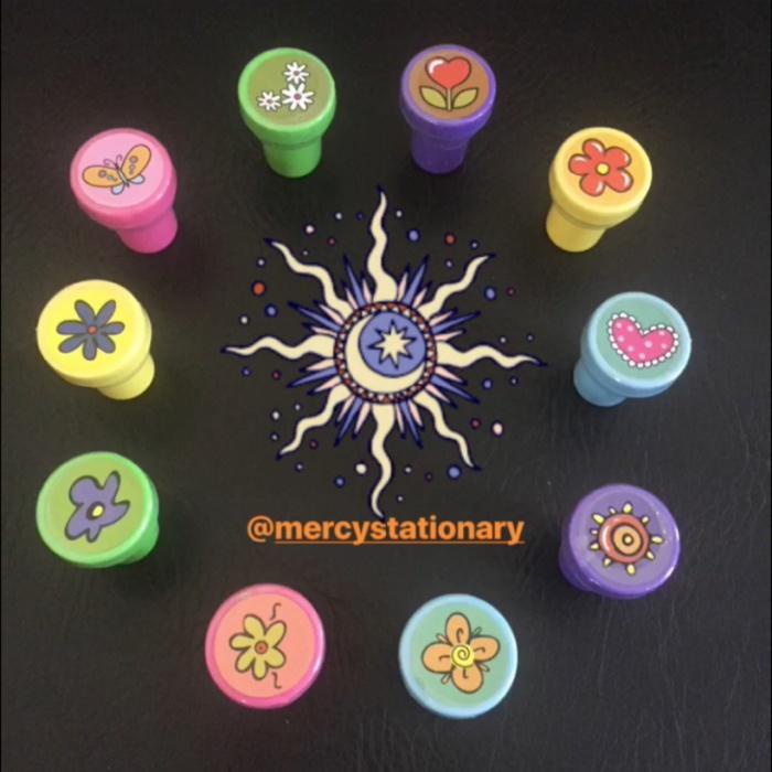 

Stempel Bunga / Fancy Round Stamp (1 Set = 10 Pc)