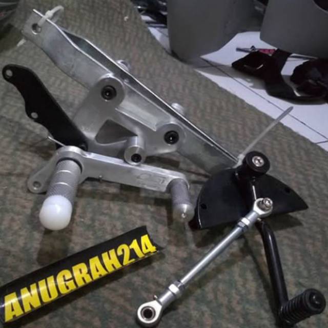 FOOTSTEP UNDERBONE OSI RACING SONIC 150R MX KING