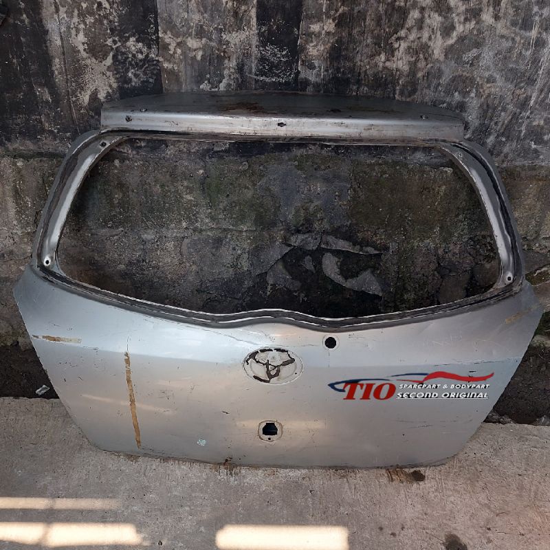 pintu bagasi Toyota Yaris 2007-2012