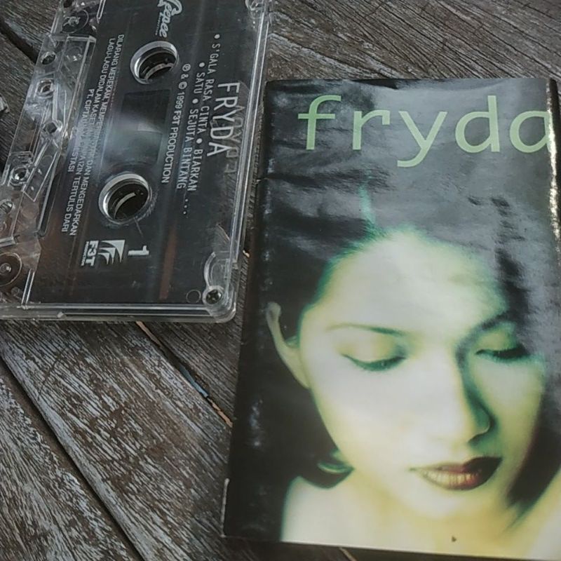 Kaset pita Fryda: S/t