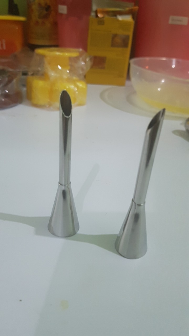 1pcs Cream Puff Mouth Icing Piping Nozzle Tip Stainless Steel Cupcake Puffs Injection Russian Syringe Puff Nozzle Tip Pastry Tool