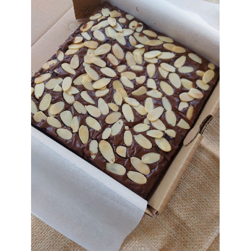 

Fudgy Brownies Almond