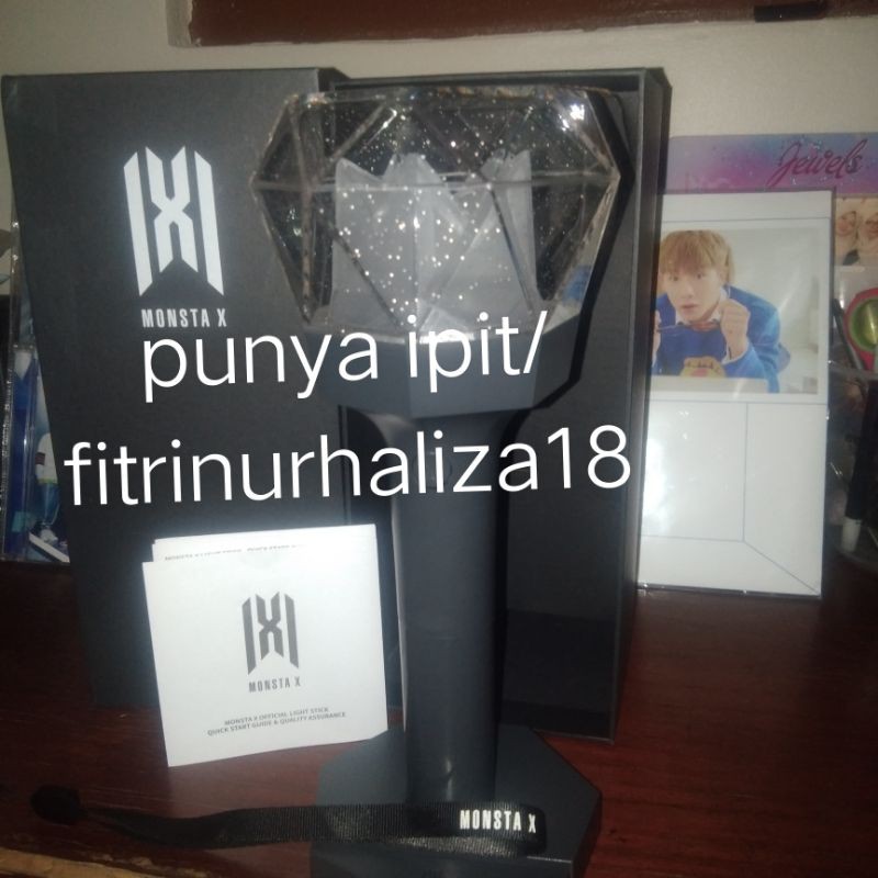 『PRELOVED』MONSTA X OFFICIAL LIGHTSTICK (ver. 2)