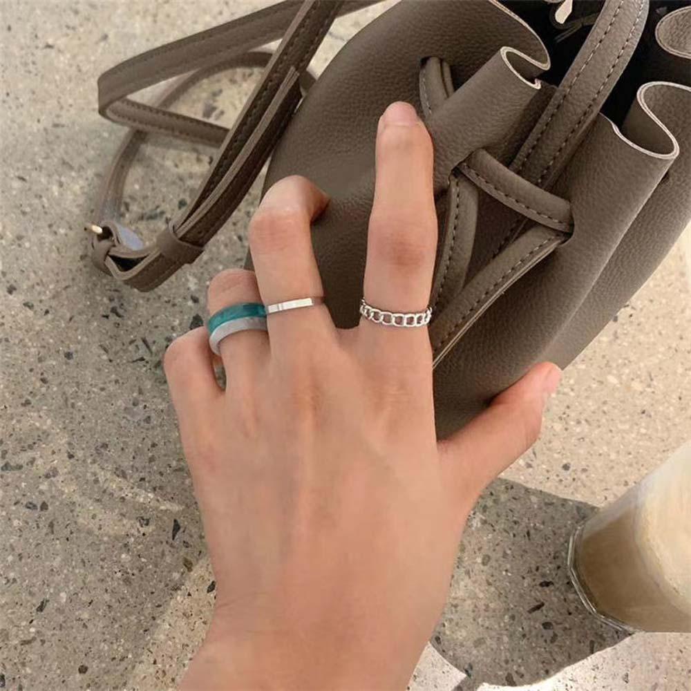Mxbeauty 4 PCS / Set Cincin Rantai Jari Bahan Logam Akrilik Warna-Warni Gaya Punk Korea Untuk Wanita