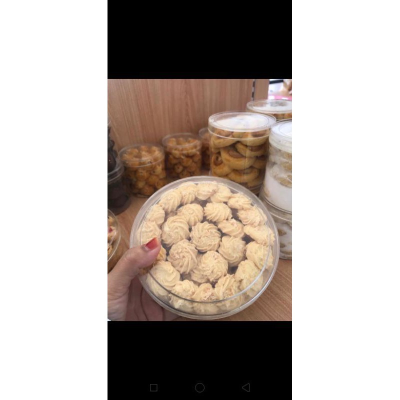 

KUE KERING MONICA LOREN