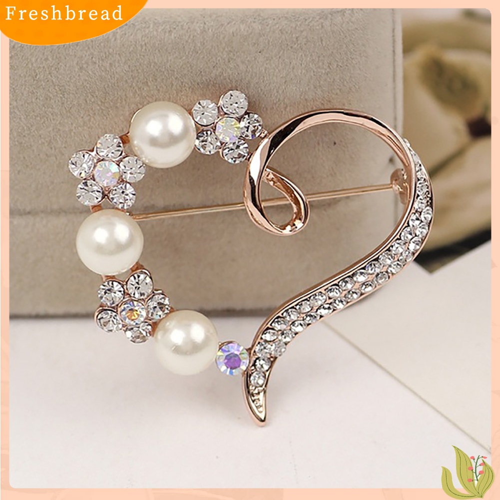 [ TERLARIS]Gorgeous Women Faux Pearl Rhinestone Inlay Peach Heart Brooch Pin Shirt Badge