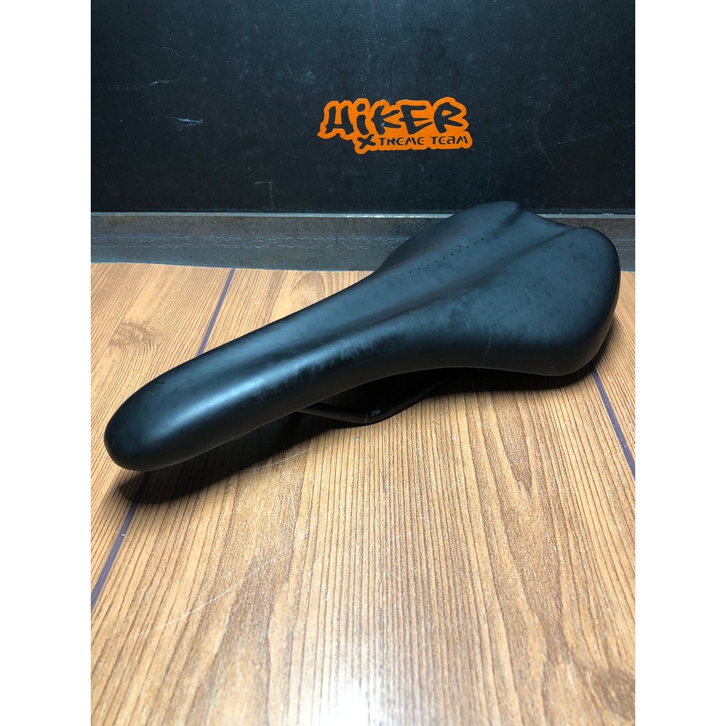 Sadel Saddle MTB Seli Sepeda Lipat Road Non Merk Lebar 14cm Steel Rail Bekas