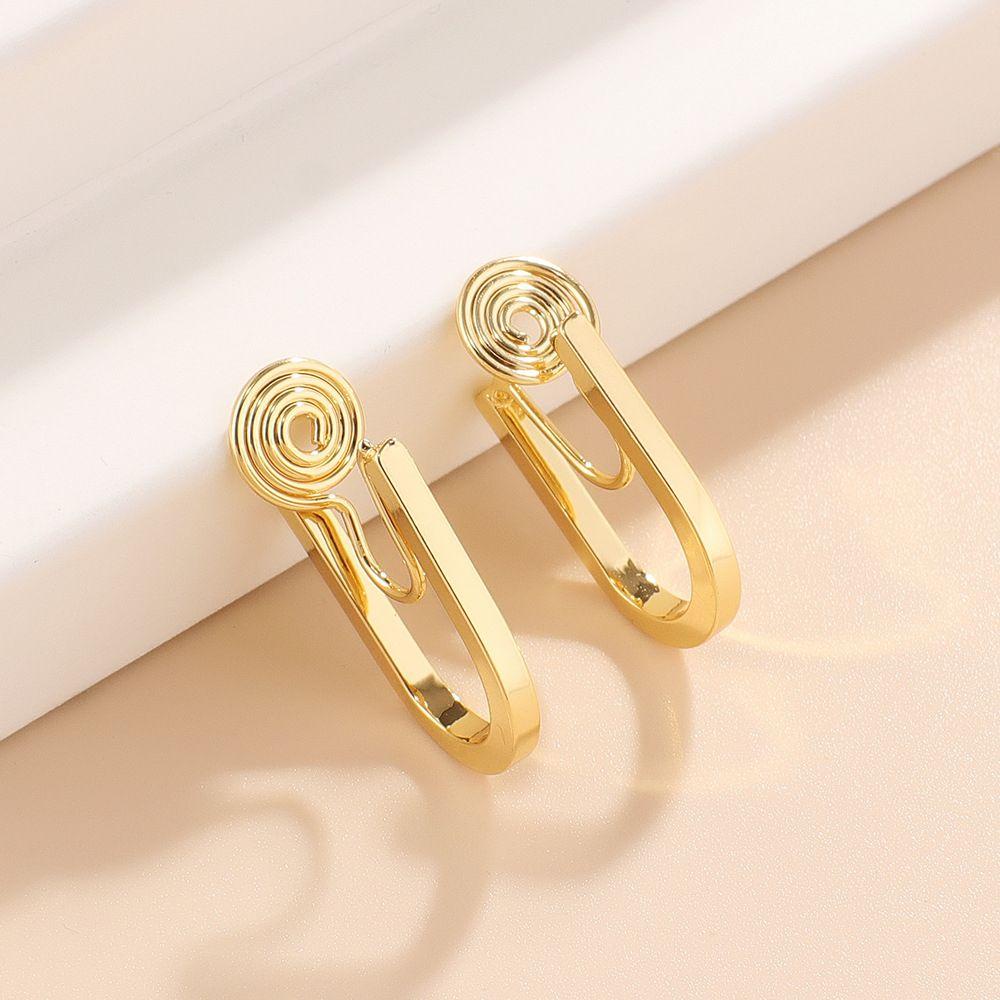 Mxbeauty Anting Perempuan Mewah Keren Berbentuk C Telinga Hoop Temperamen Retro Nyamuk Coil Telinga Klip