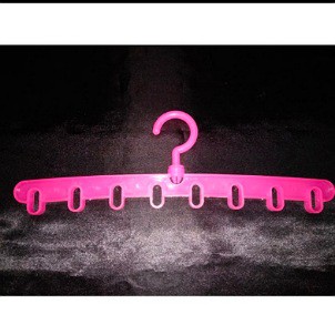 Hanger 8 Lubang warna pink plastik