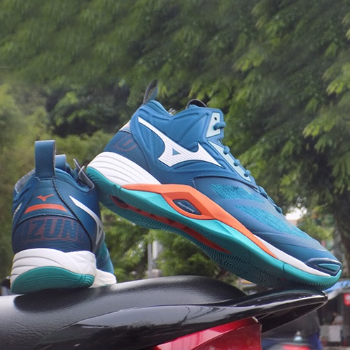 Sepatu Volly Original Mizuno Wave Momentum 2 Mid Legion Blue White