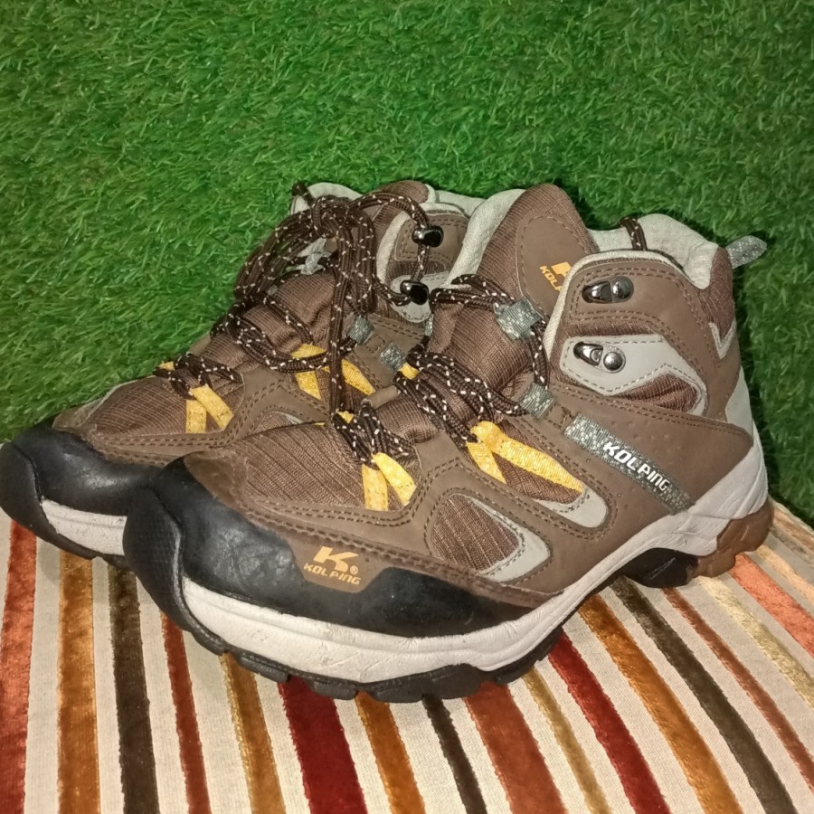 ❌SOLDOUT❌ SEPATU GUNUNG SECOND SEPATU GUNUNG BEKAS KOLPING, Size 43 / 27 cm