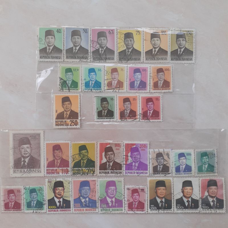 

(A) Perangko Indonesia Presiden Soeharto Tahun 1974-1988 set - 32pcs