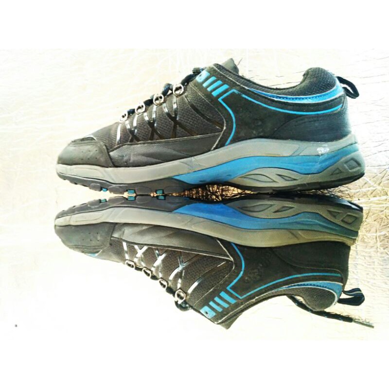 Sepatu Ellesse second