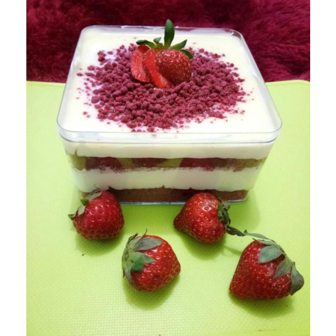 

Dessert cake