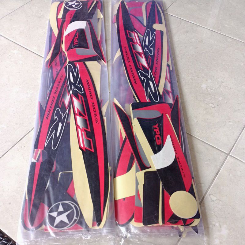 striping stiker les body Yamaha fiz r Caltex merah