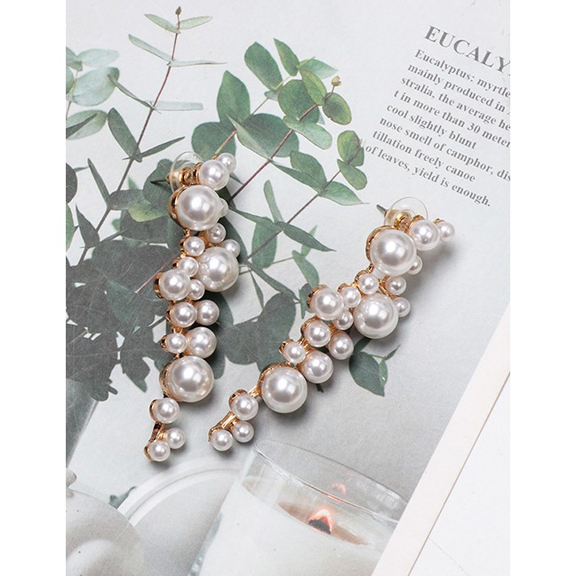 LRC Anting Tusuk Fashion Gold Grape Pearl Stud Earrings D21818