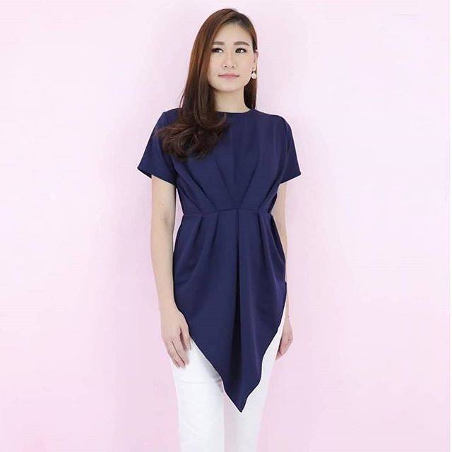 Baju atasan asimetris pinggang karet lipit