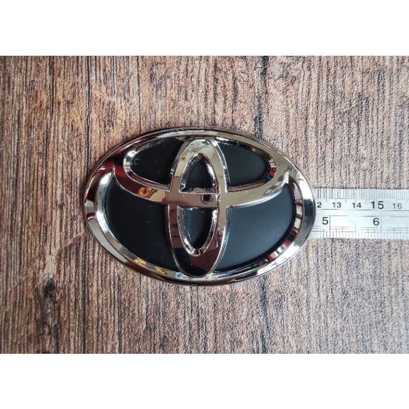 Emblem Mobil Logo Toyota Hitam Chrome12cm