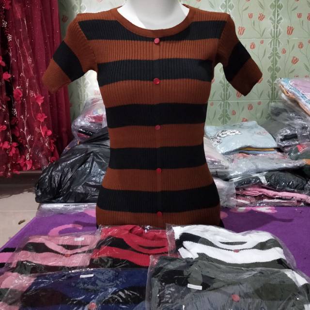 Rajut import/ Rajut Lengan Pendek/ Rajut variasi kancing/ rajut murah/ rajut import murah/ Atasan