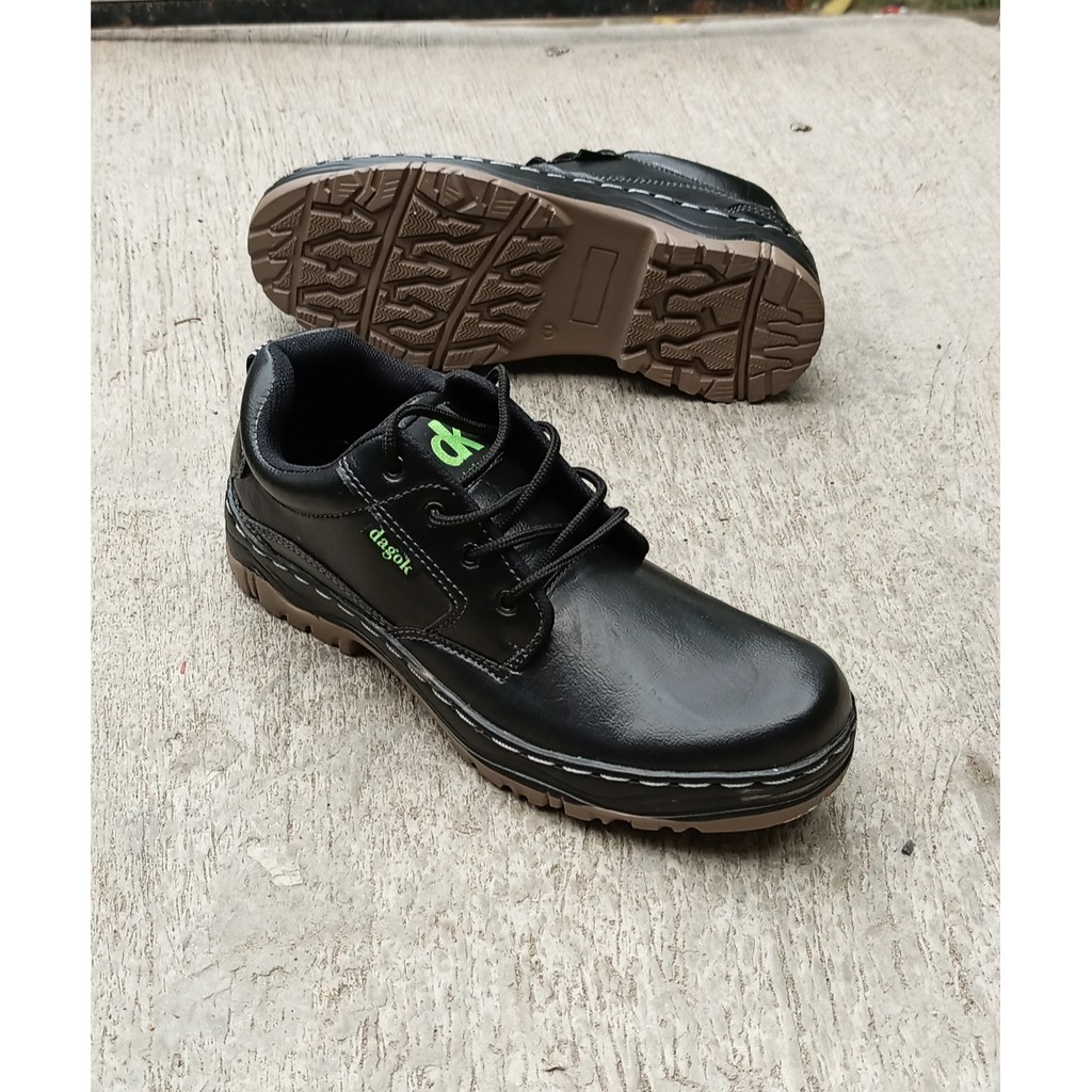 sepatu pria dewasa semi boot hitam