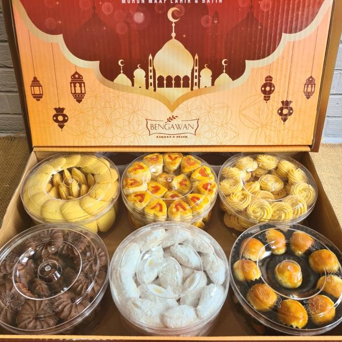 

Parcel/Hampers Kue Lebaran Idul Fitri 1 dus isi 6 pack