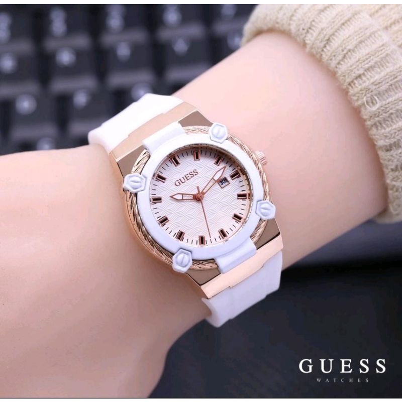 Jam Tangan Wanita Terlaris Jam Tangan Fashion Rubber Halus Wanita Jam Tangan Favorit Kesukaan Wanita