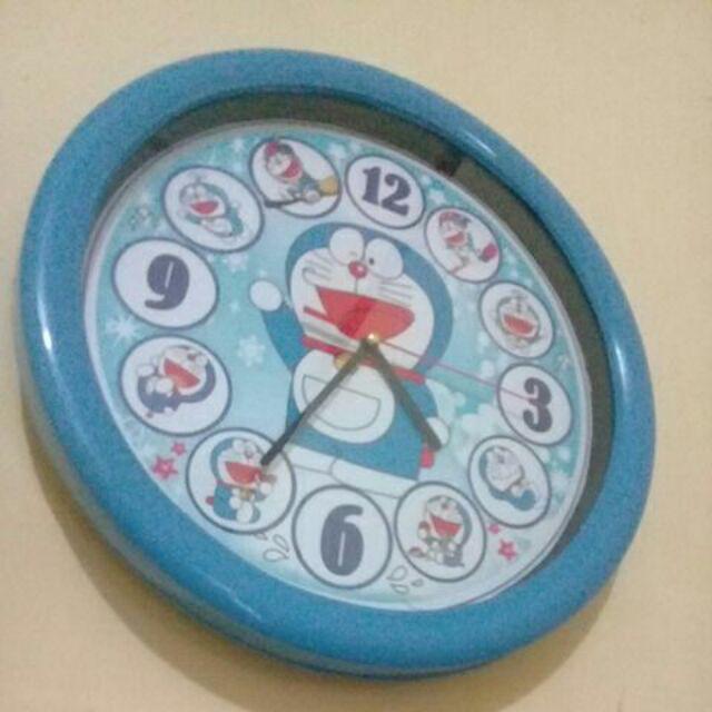 Jam Dinding Doraemon Unyu2