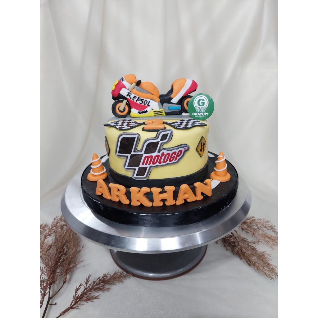 

MOTOR BIRTHDAY CAKE UK 15CM