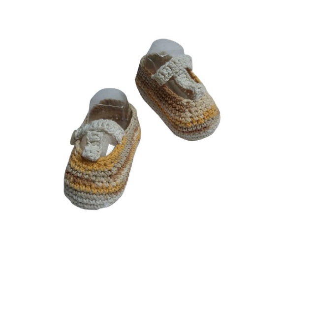 sepatu rajut bayi perempuan