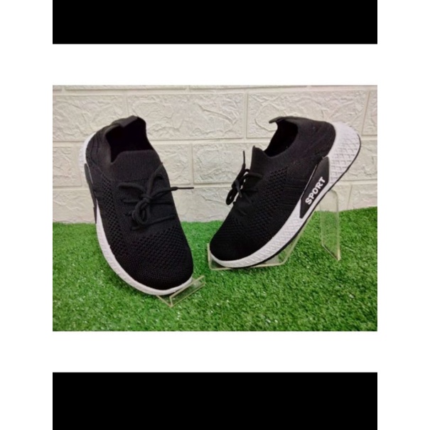 Sepatu sport fashion anak (Hitam)