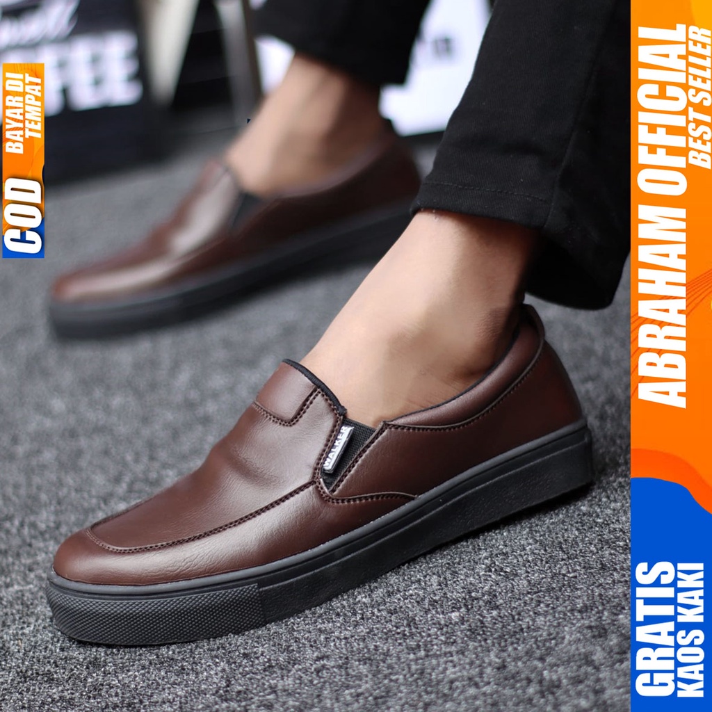 Abraham Lubis - Sepatu Slip On Casual Pria Kerja Kantor Hitam Polos